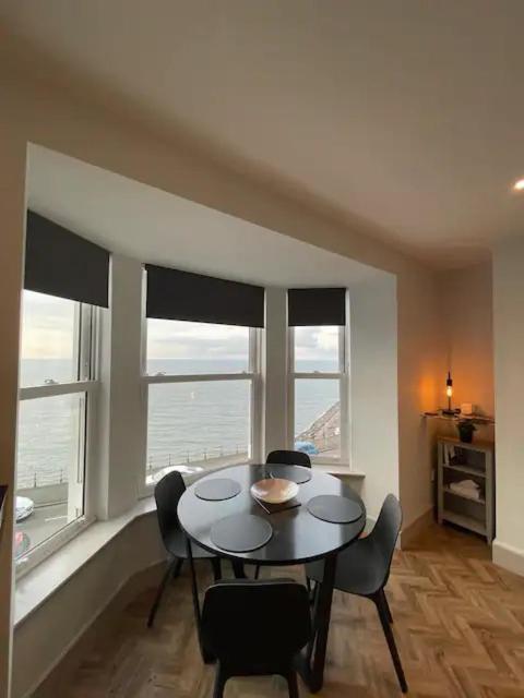 Superb 2 Bedroom Sea View Flat Scarborough Ngoại thất bức ảnh